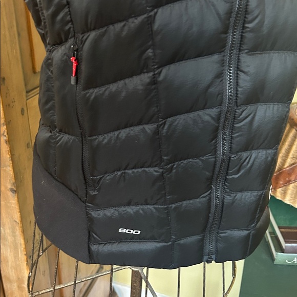 The North Face Women's Summit Series 800 Black Insulated Vest - Picture 3 of 12